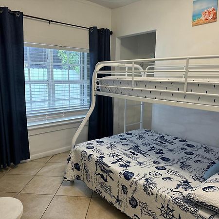 B5 Best Value On Private Bedroom With Private Bathroom In Little Havana, Miami Exterior photo