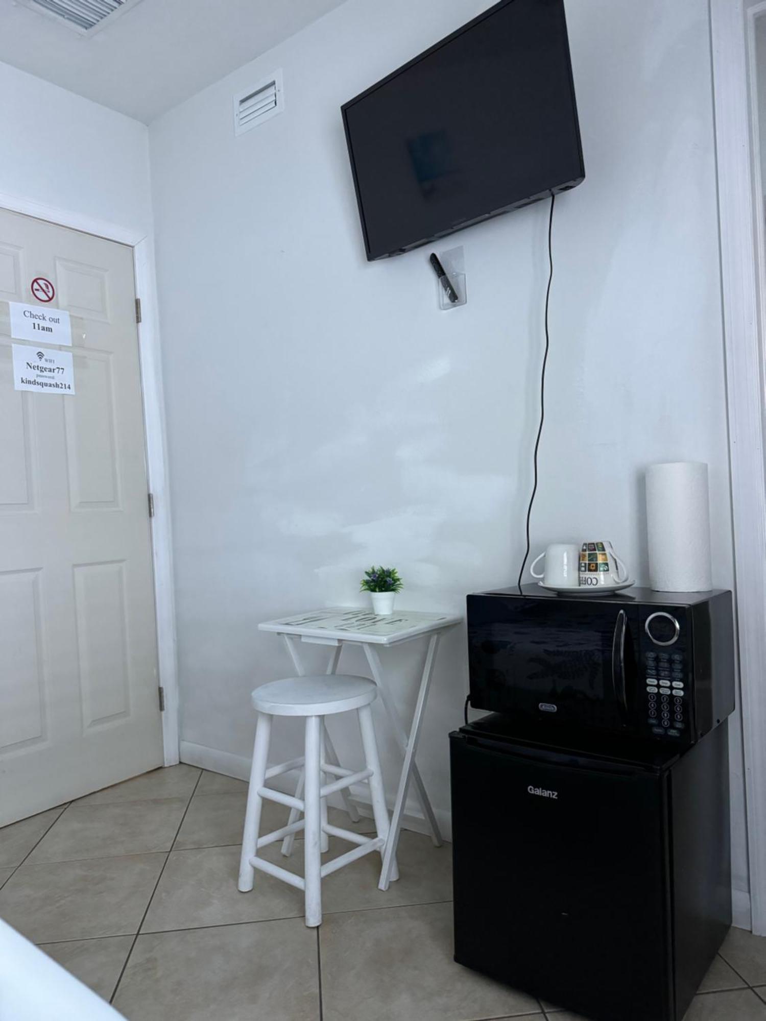 B5 Best Value On Private Bedroom With Private Bathroom In Little Havana, Miami Exterior photo