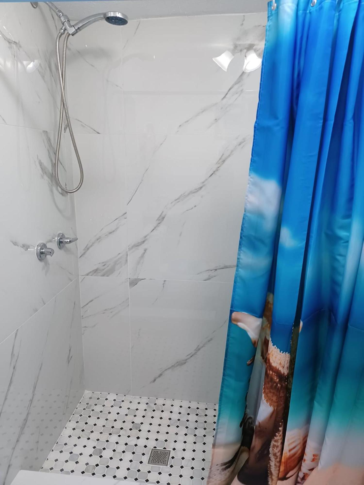 B5 Best Value On Private Bedroom With Private Bathroom In Little Havana, Miami Exterior photo